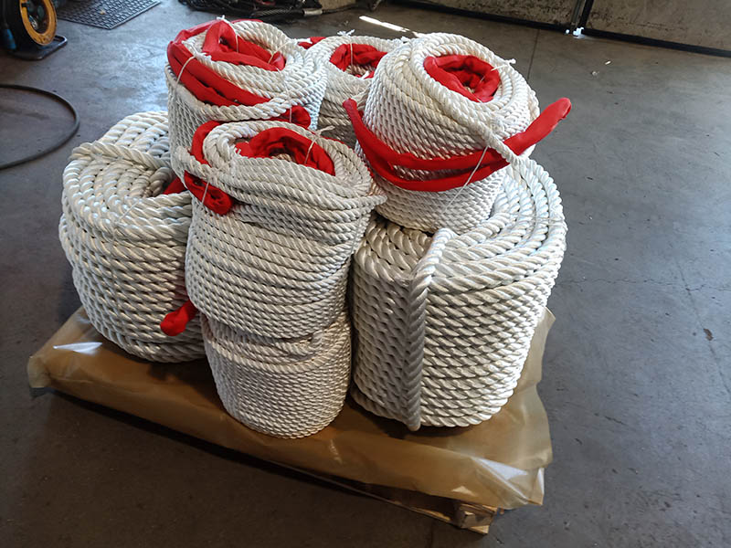 Comparing_Synthetic_Fibers_Nylon_Polyester_Polypropylene_and_Kevlar.jpg Comparing_Synthetic_Fibers_Nylon_Polyester_Polypropylene_and_Kevlar.jpg