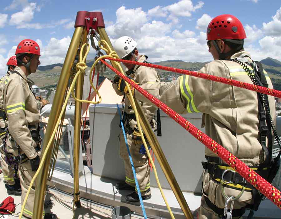 How_to_Identify_Rope_Damage_before_It_Becomes_a_Safety_Hazard.jpg How_to_Identify_Rope_Damage_before_It_Becomes_a_Safety_Hazard.jpg